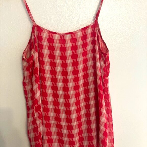 Houndstooth pattern magenta camisole with front ruffle, size M, Y2K/aughts - Picture 2 of 5